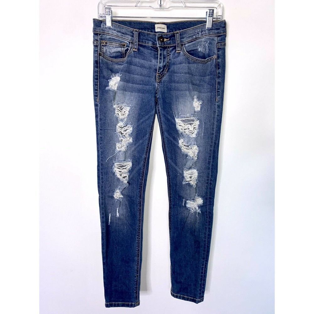 Sneak Peek Very Distressed Skinny Jeans 3 !